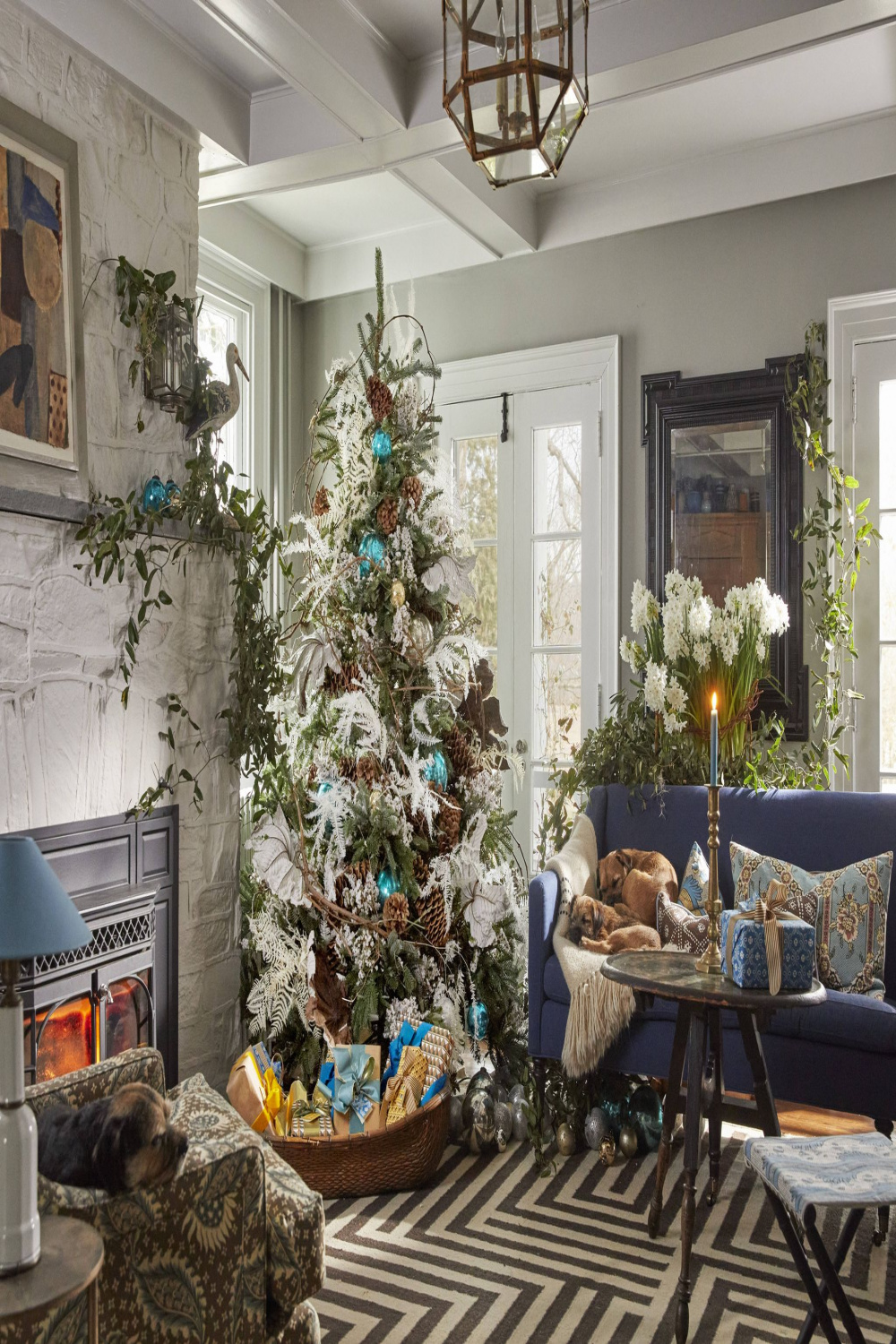 Beautiful Christmas Tree Ideas from Our Favorite Tastemakers