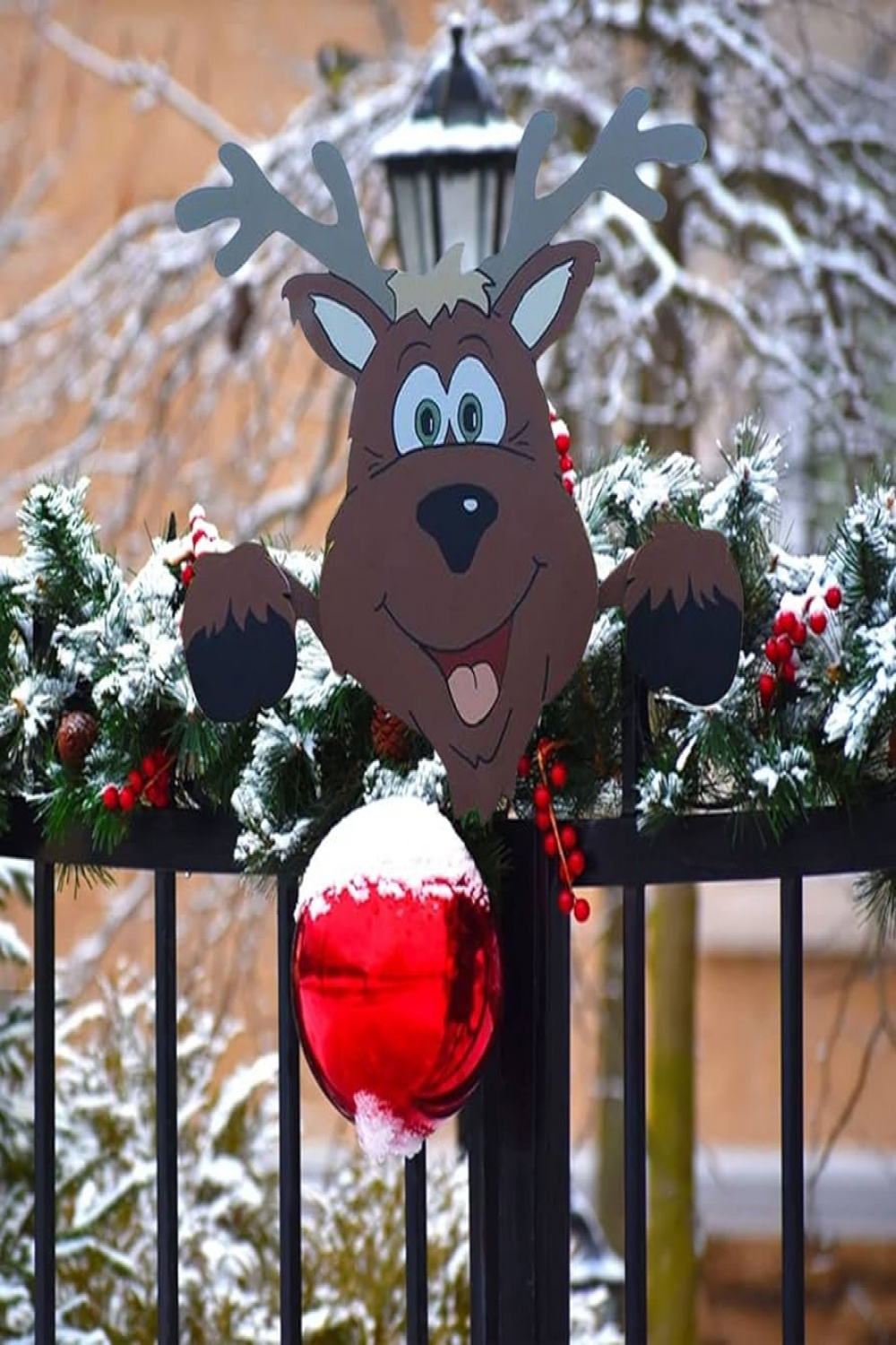 Christmas fence decoration garden peeker Christmas decoration Santa Claus  reindeer decoration of outdoor fences, Christmas fence for Christmas