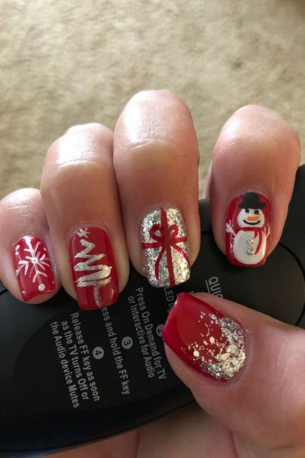 + Christmas Nail Art Designs for Short and Medium Nails - Bellatory