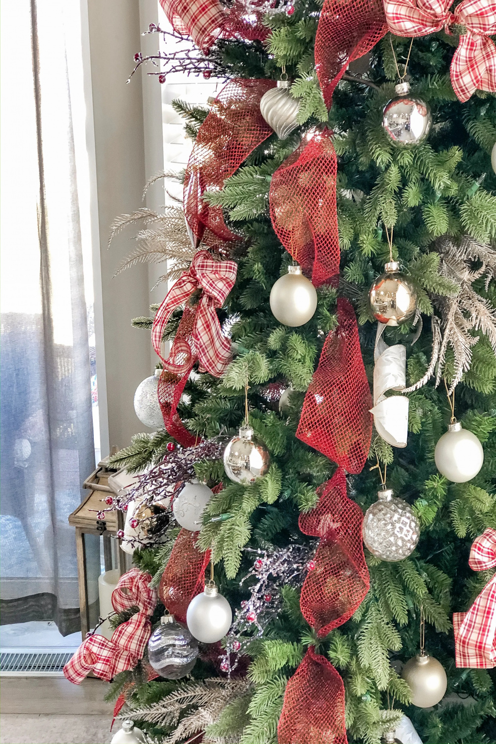 Christmas Tree Decorating - CityGirl Meets FarmBoy