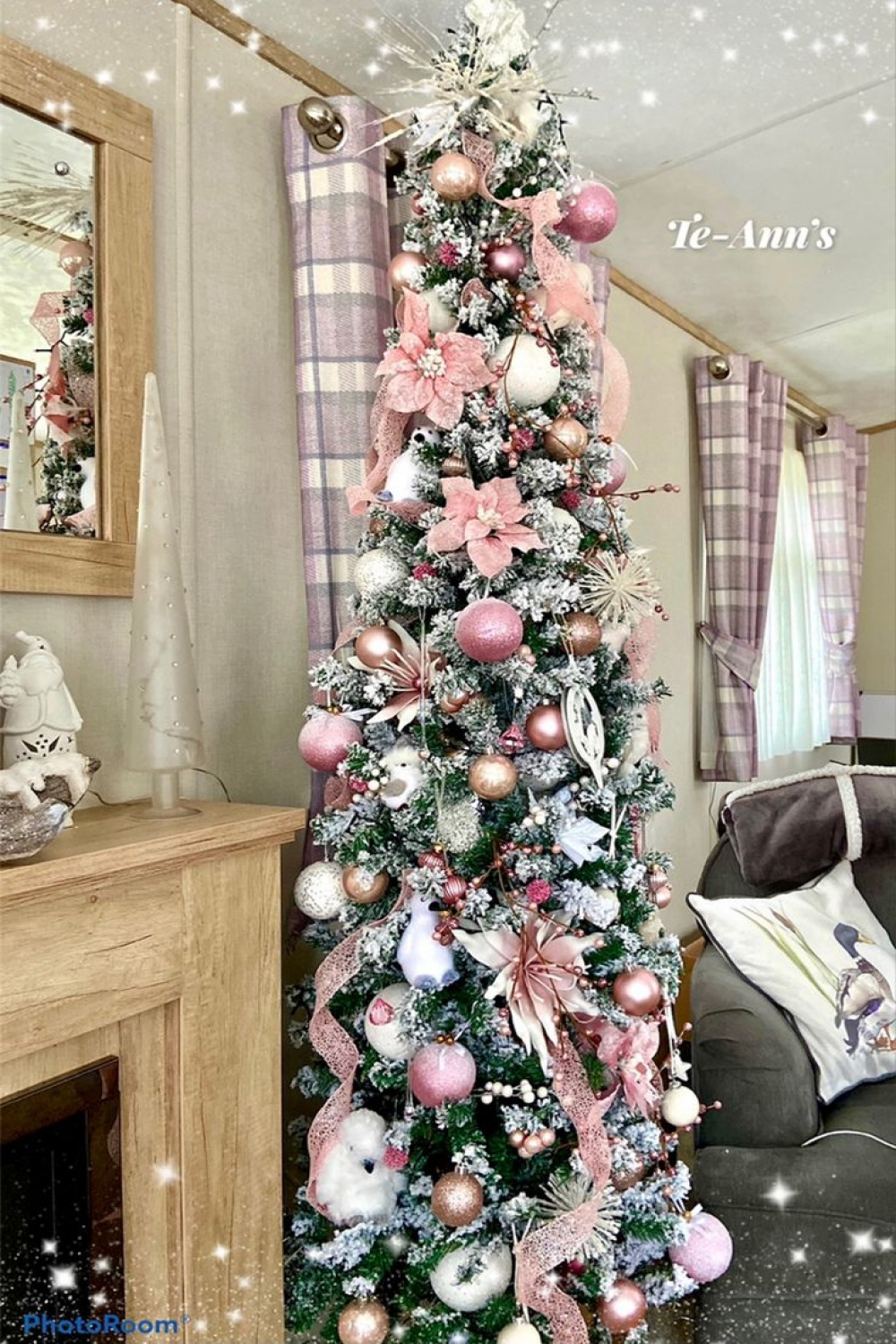 Flocked decorated Christmas tree  Christmas tree inspiration