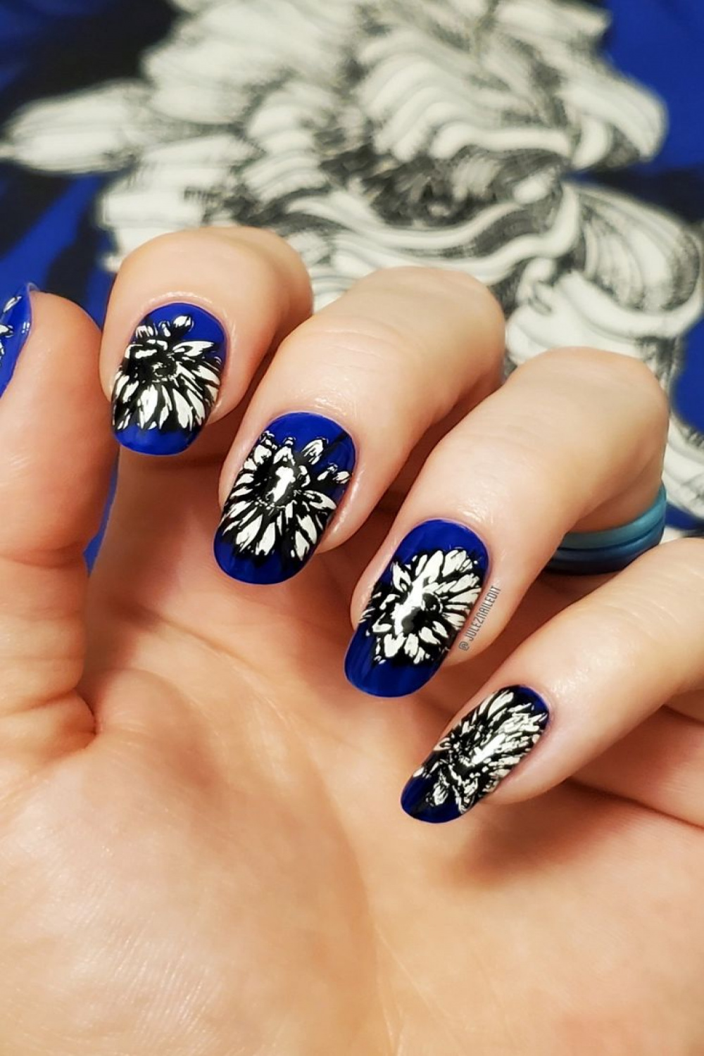 November nails designs - A Blue & White Floral Moment  Nail