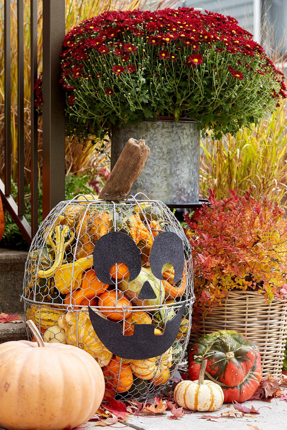 Outdoor Fall Decor Ideas to Showcase Through Thanksgiving