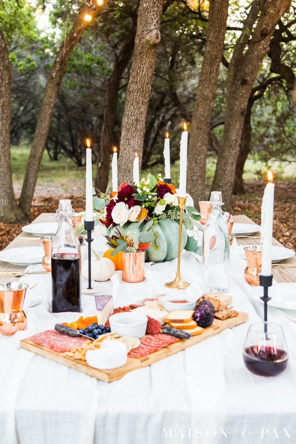 Outdoor Friendsgiving Table Decorating Ideas - Maison de Pax