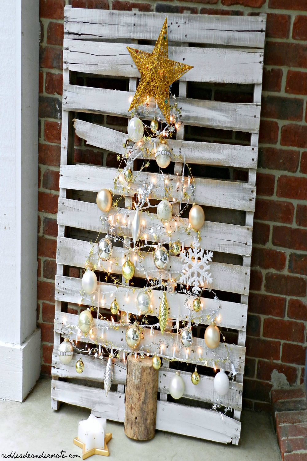 Pallet Christmas Tree - Redhead Can Decorate