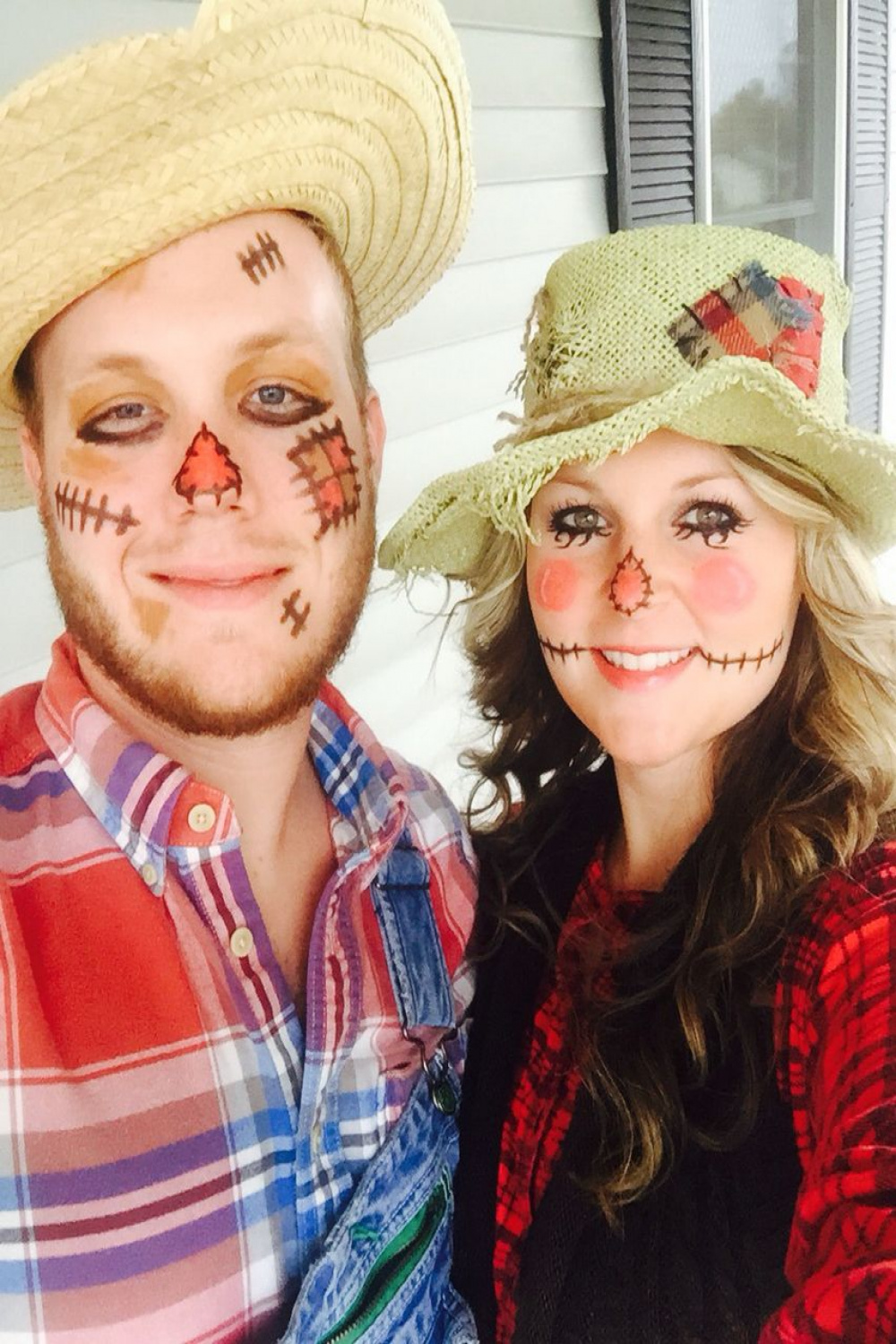 Scarecrow couple  Halloween costumes scarecrow, Scarecrow costume