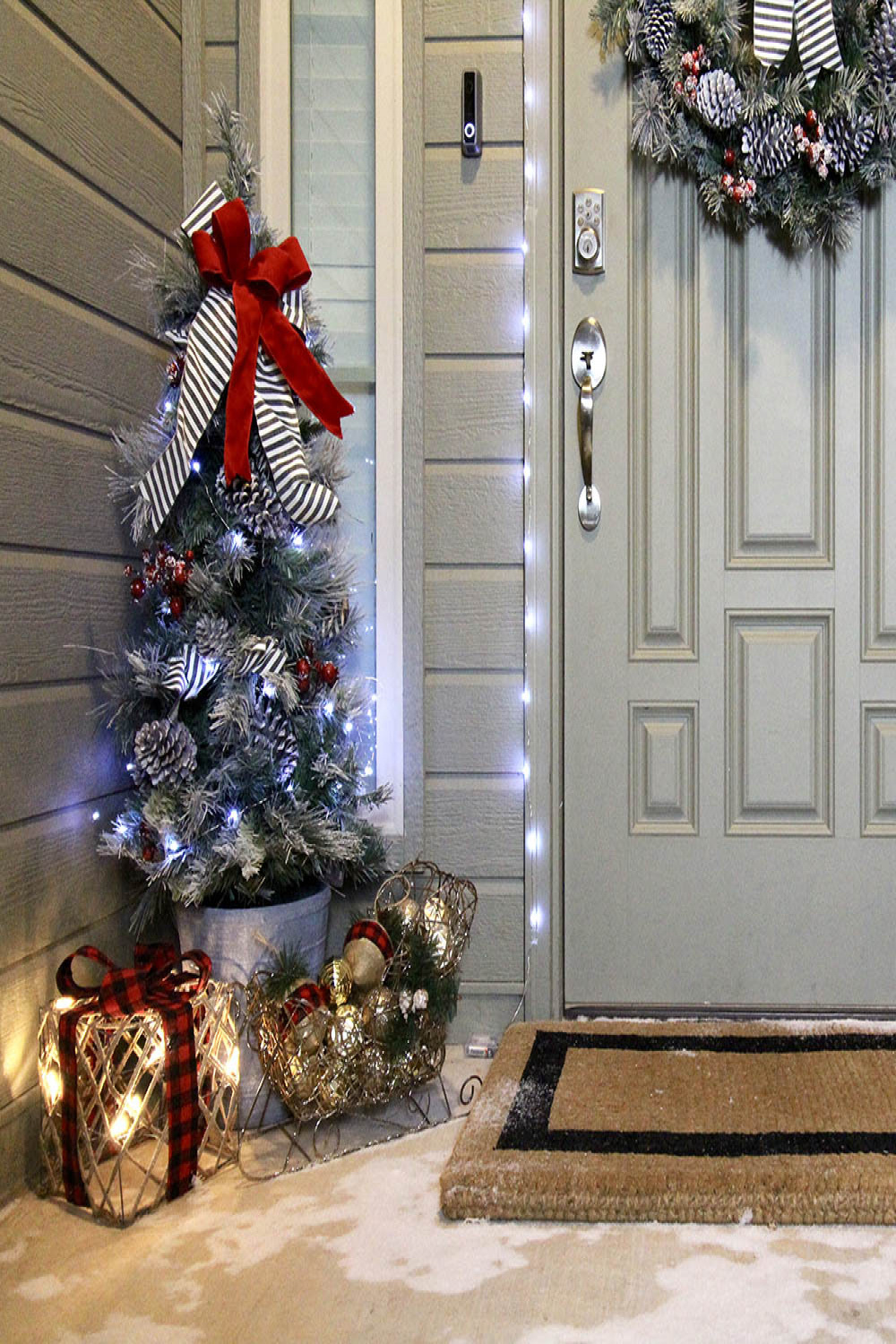 Steps to Outdoor Christmas Decorating - The Home Depot