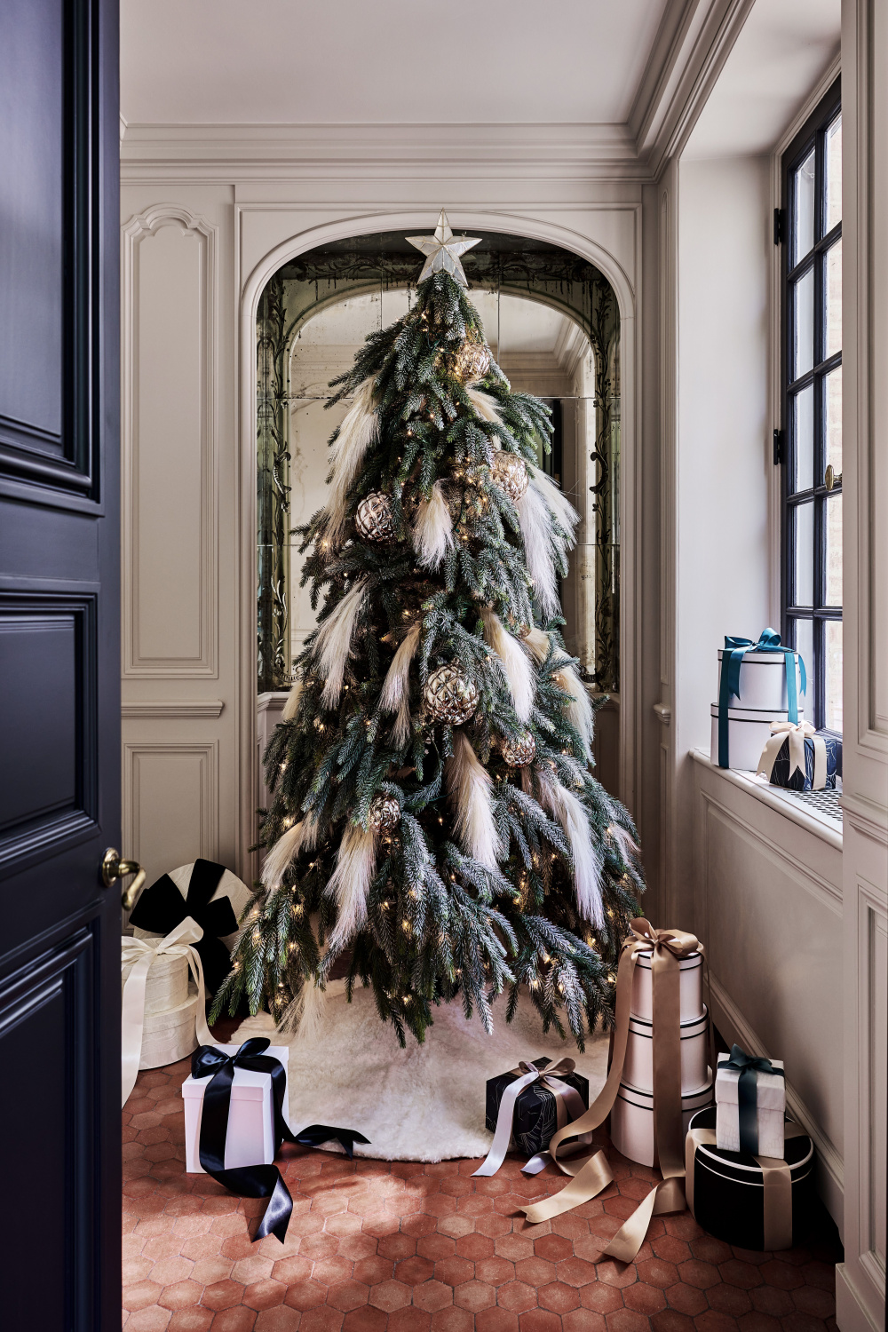 Stunning Christmas Tree Decorating Ideas