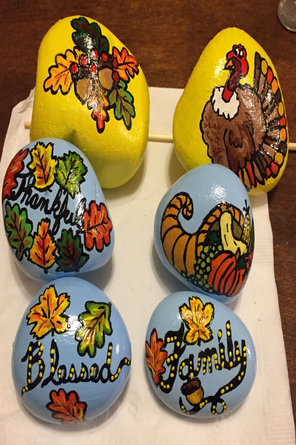 Thanksgiving Painted Rocks  Painted rocks, Rock painting patterns