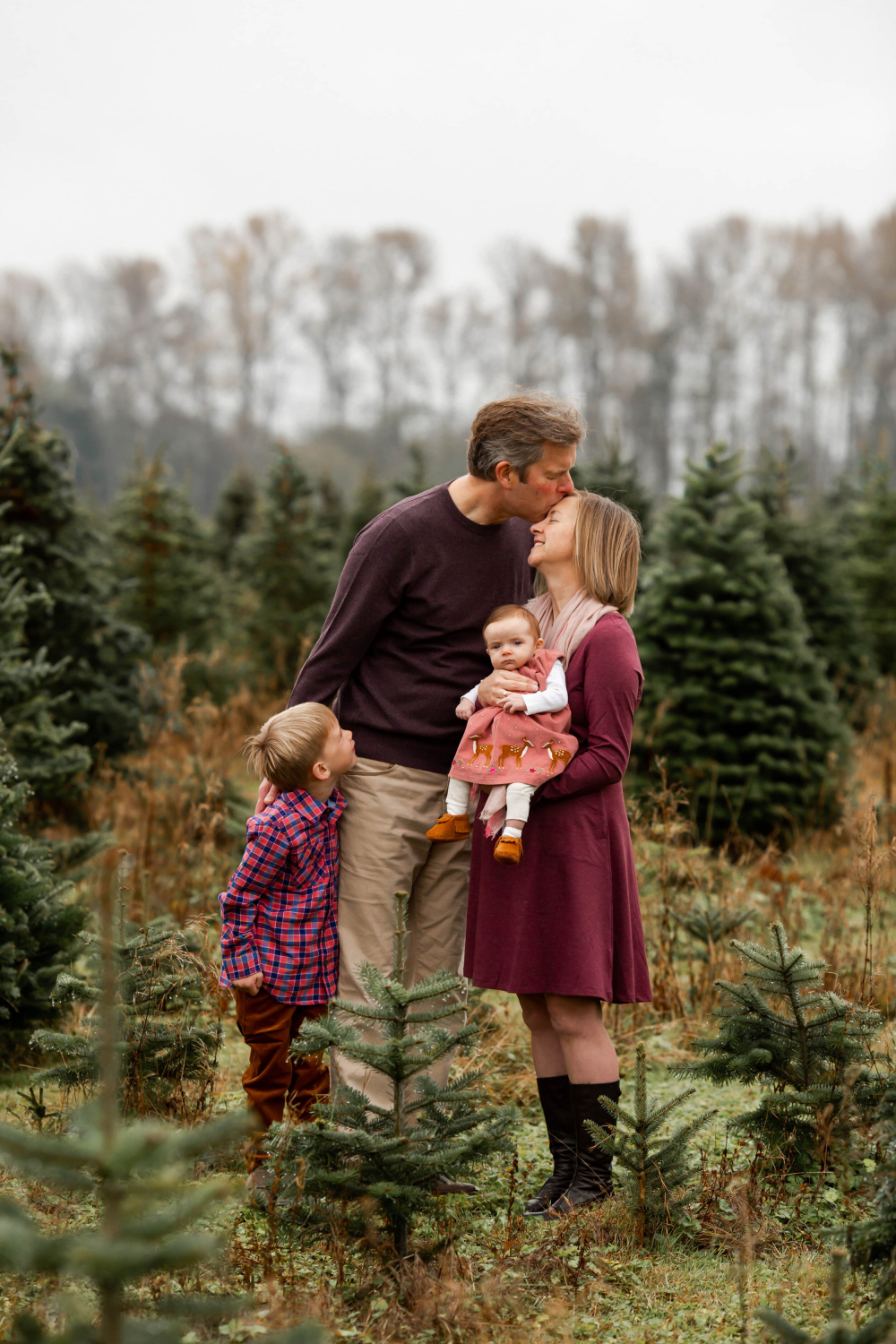 What to Wear for Tree Farm Mini Sessions — Erin Cox Photography