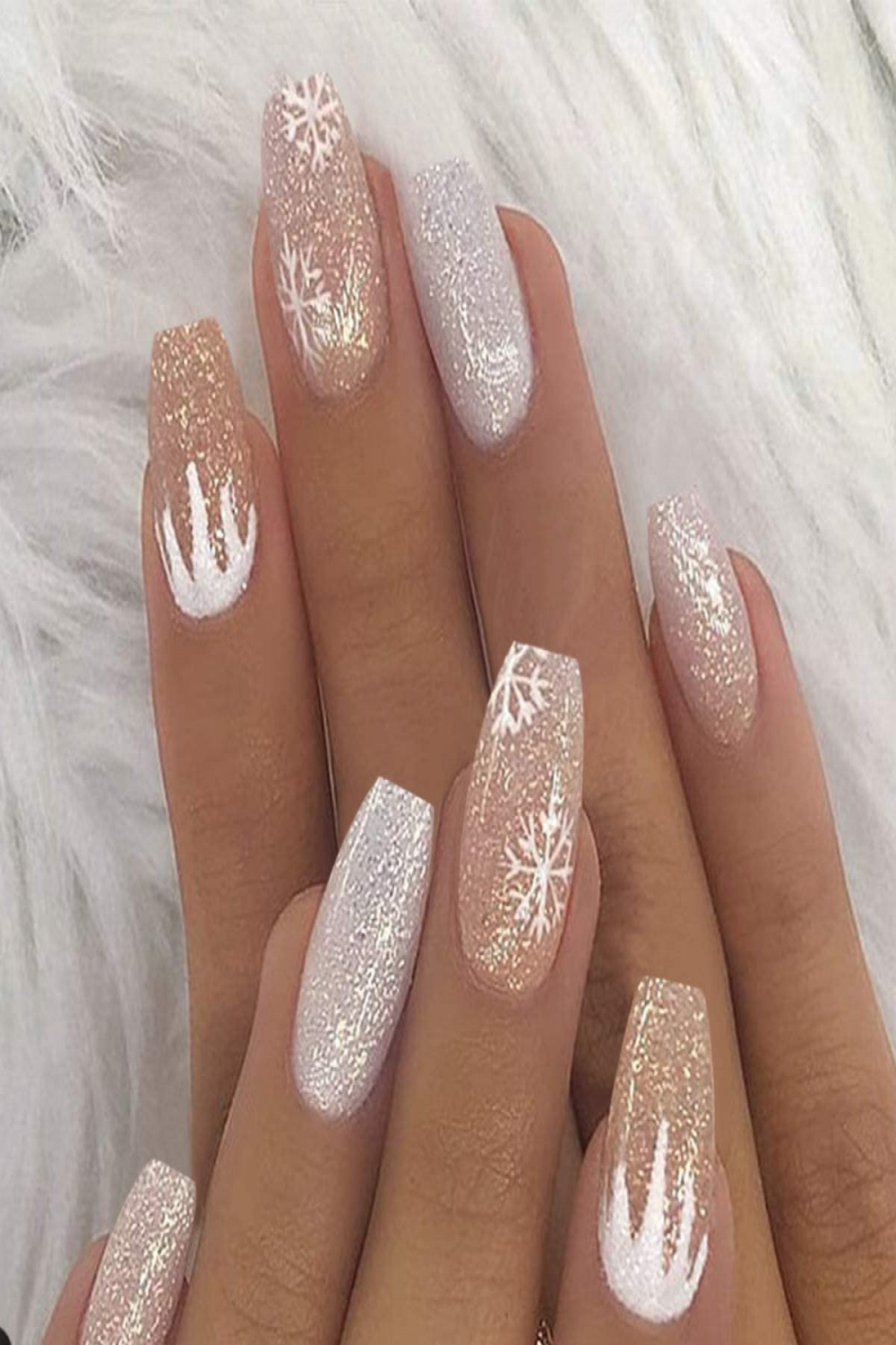 Winter Press on Nails Short Medium Coffin Fake Nails Acrylic Nails White  Snowflake Design Glitter Stick on Nails Glue on Nails False Nails for Women