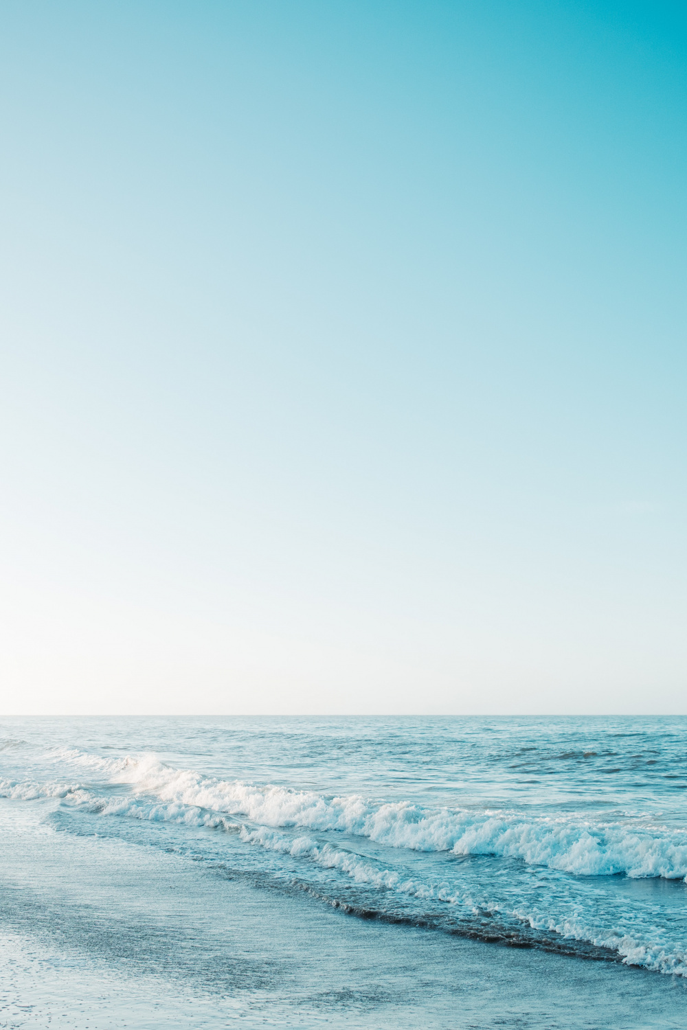 ,+ Blue Beach Pictures  Download Free Images on Unsplash