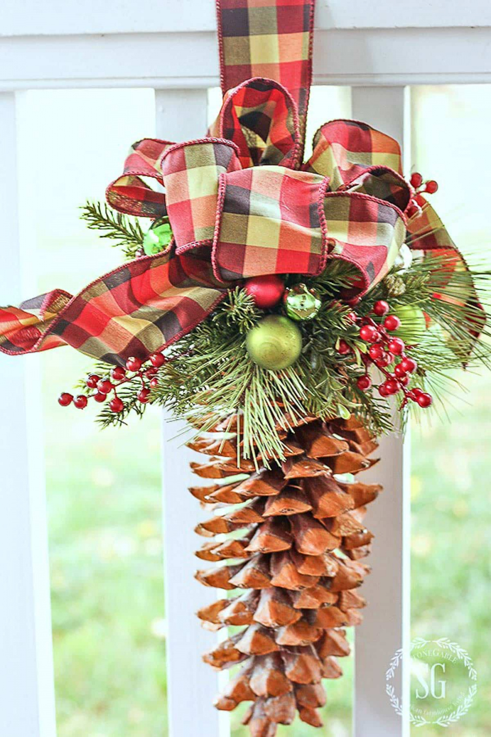 Decorating With Pinecones At Christmas: The Festive Ultimate Guide