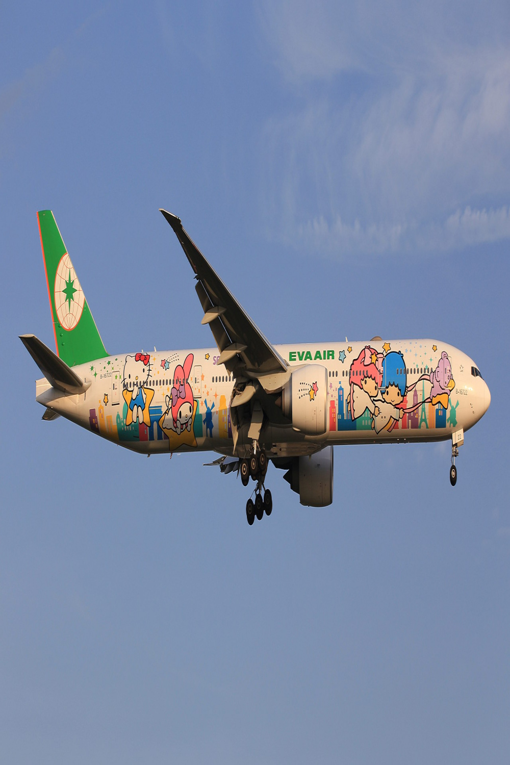 File:EVA Airways (Hello Kitty Shining Star livery), Boeing