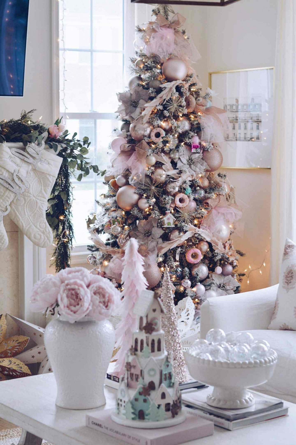 How to Decorate a Gorgeous Pink Christmas Tree - The Pink Dream