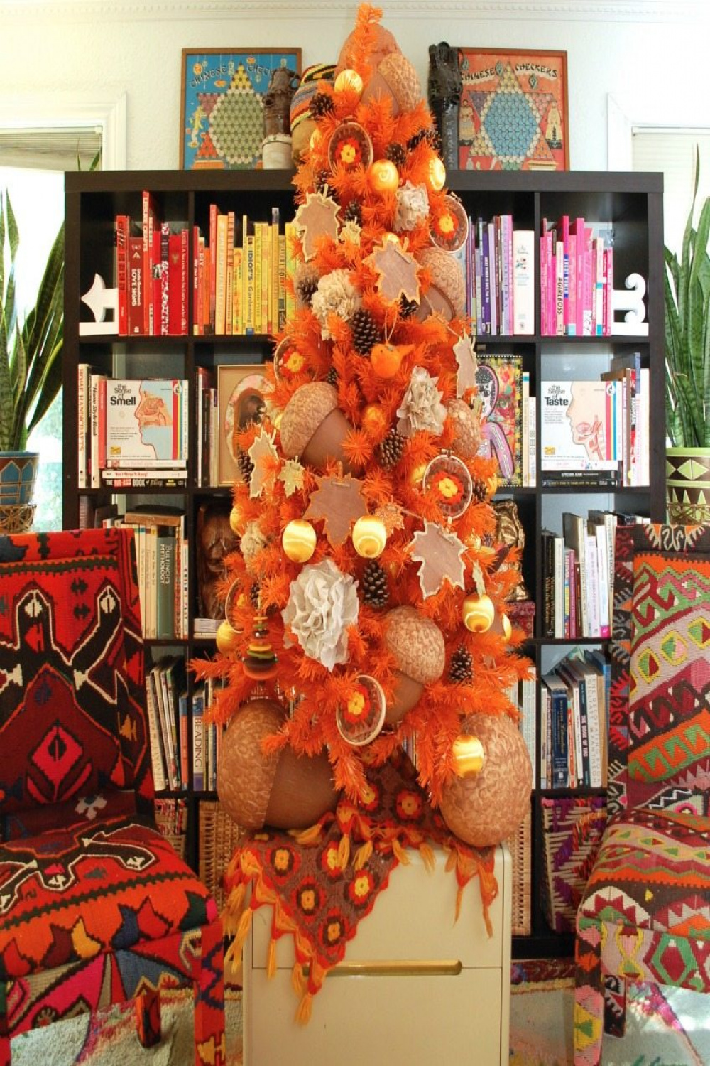 How to Decorate an Orange Christmas Tree for  Different Holidays