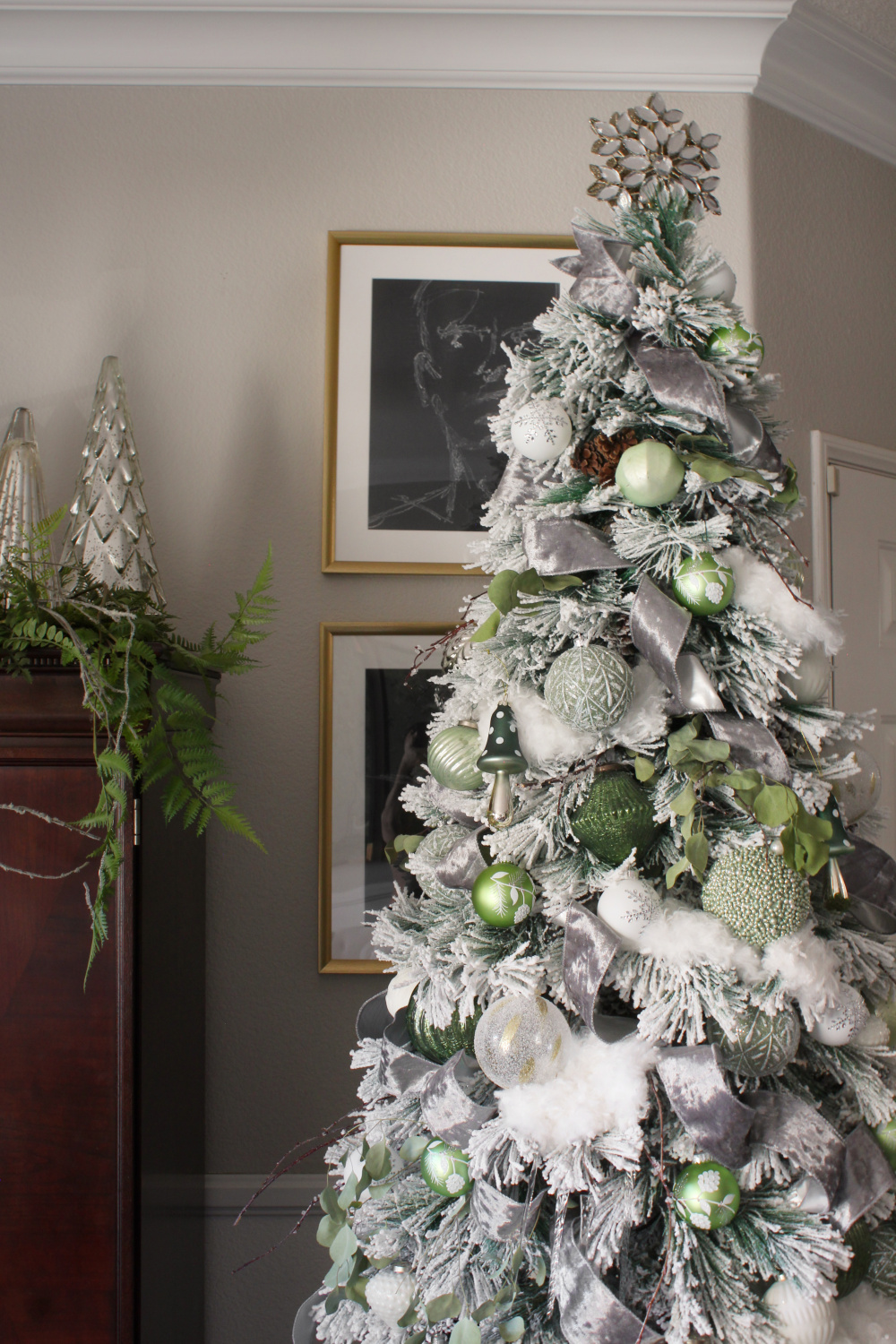 Oscar Bravo Home: My Sage Green Christmas Tree