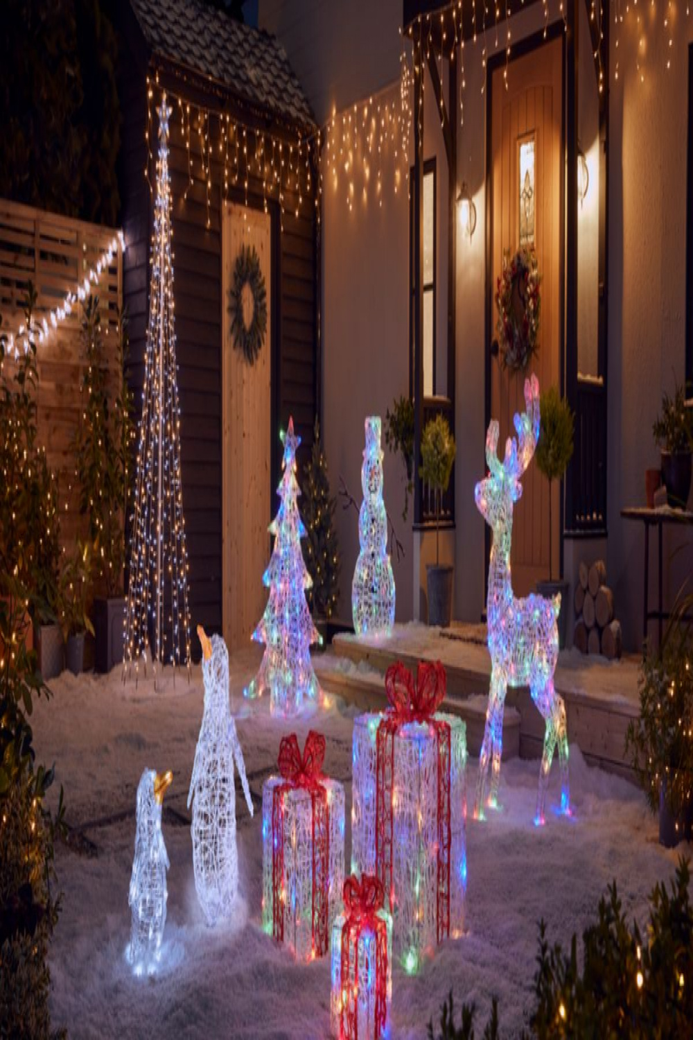 Outdoor Christmas Decoration Ideas  Homebase  Homebase