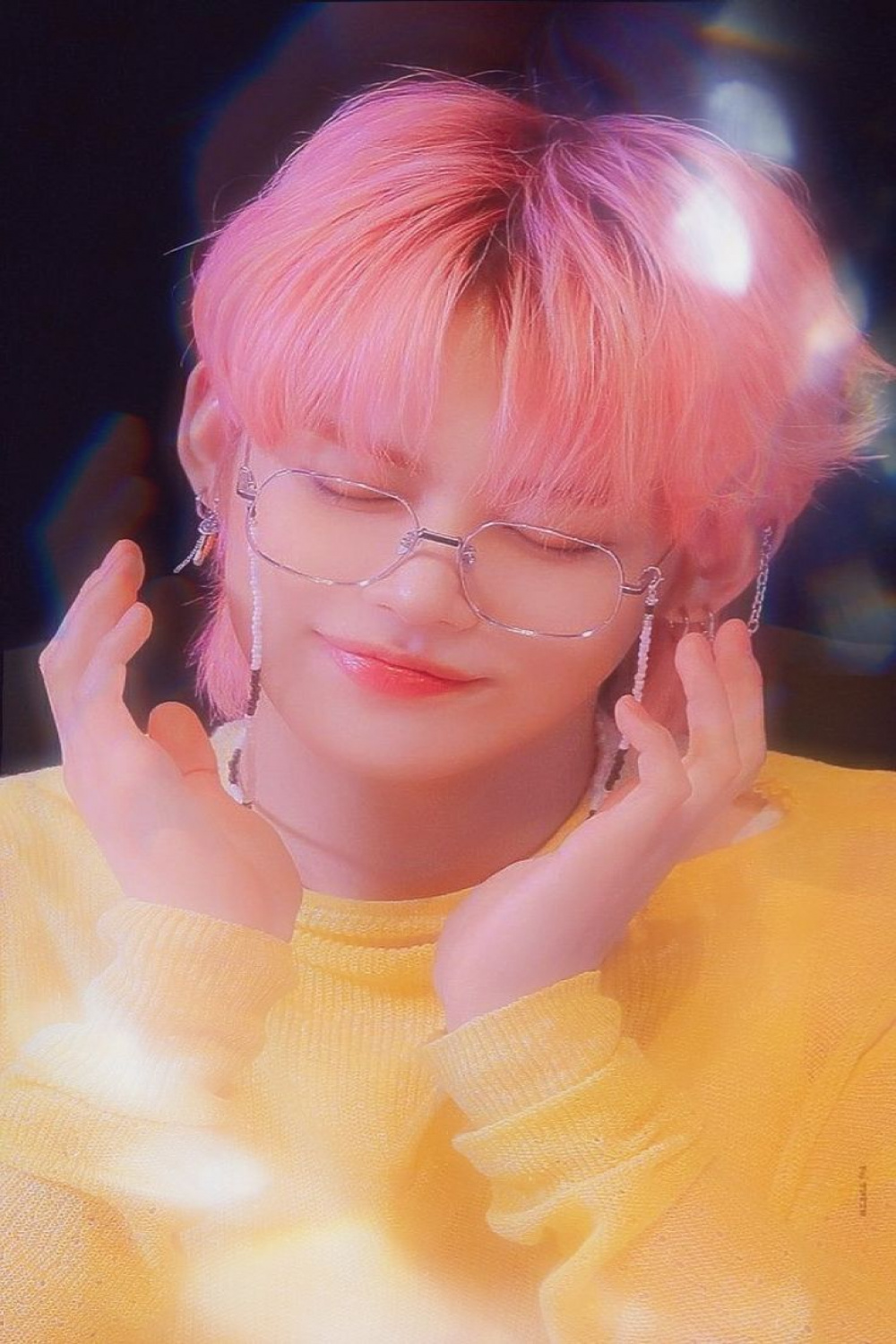 txt yeonjun pink hair lockscreen wallpaper  Txt, Choi daniel