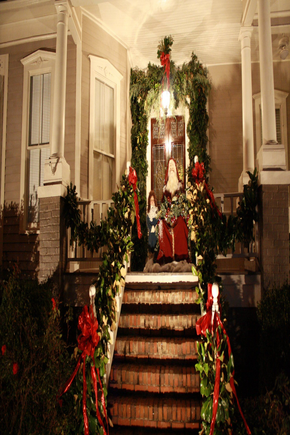 Victorian Front Porch Christmas Tour Opelika, Alabama  Victorian