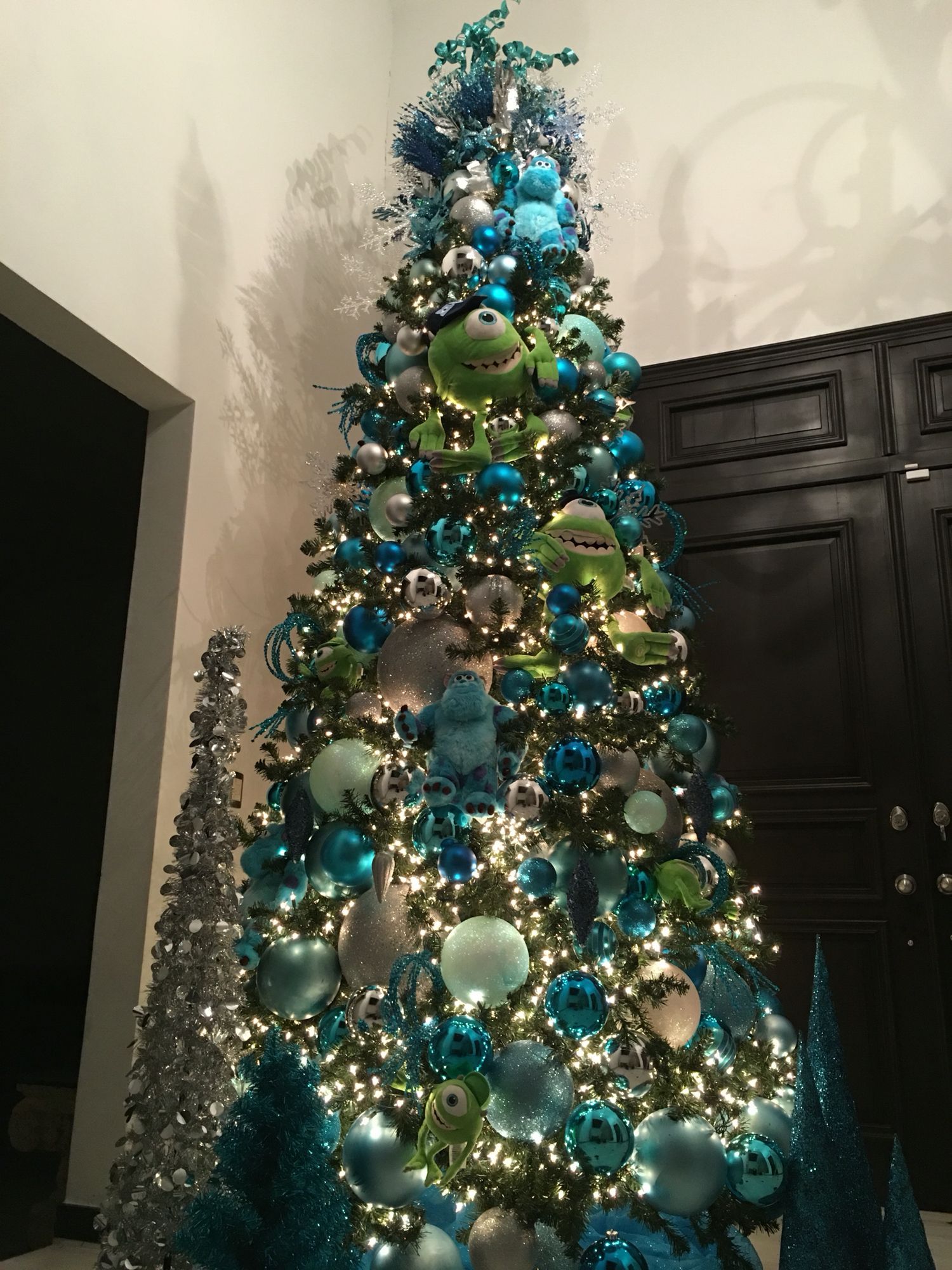 Christmas Tree Wallpaper Blue